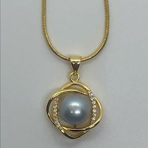 10-11mm Grey Genuine Pearl 18kt Gold pendant Necklace